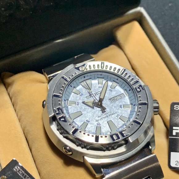 Seiko Prospex Ice Blue Limited Edition Baby Tuna - Picture 13 of 14